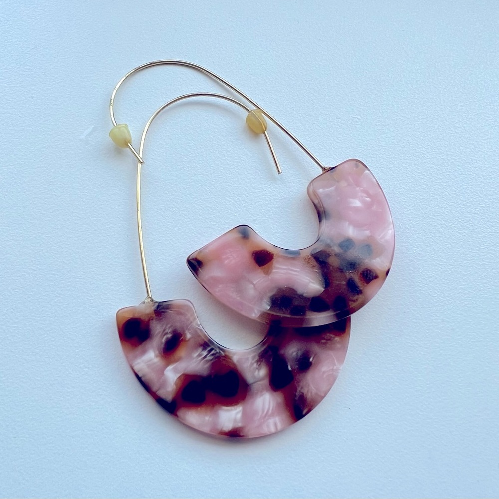 NWOT Pink “Tortoise” Shell Half-Moon Drop Earrings